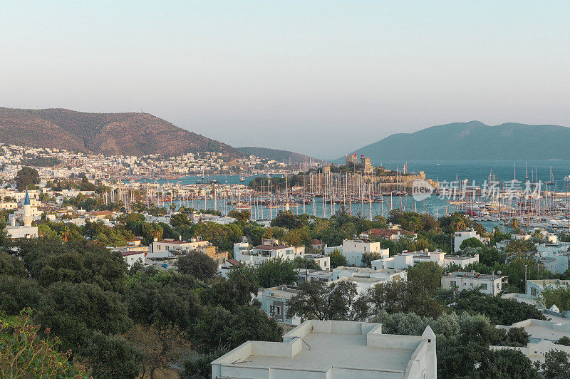 mugla turkey夏日小镇博德鲁姆的城市景观